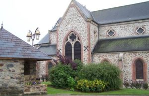Eglise la neuville aux joutes gite des frontières