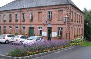 Mairie La neuville aux joutes gite des frontières